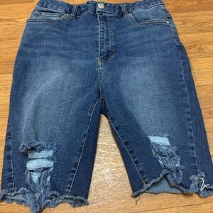 Women’s juniors Refuge Columbia Blue Denim Shorts size 11